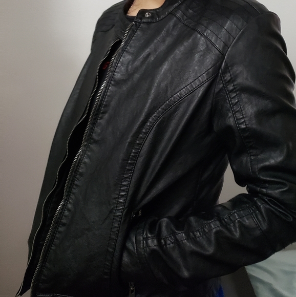 Leather Jacket - Picture 4 of 5